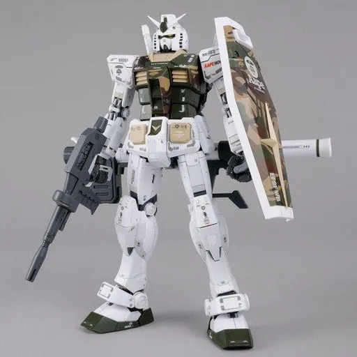 AAPE RX-78-2 Gundam GRN-CAMO box art